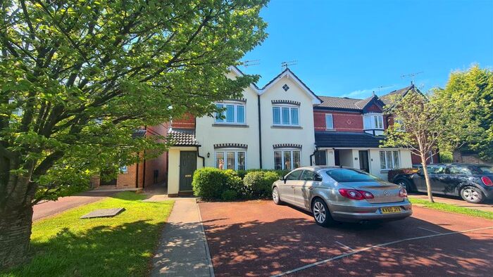 2 Bedroom House To Rent In Calverley Close, Wilmslow, SK9