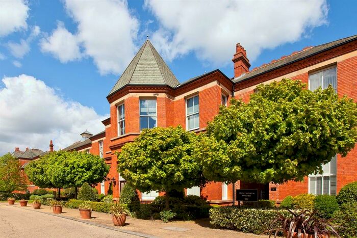 2 Bedroom Flat To Rent In Wentworth House, Repton Park, Woodford Green, Essex, IG8