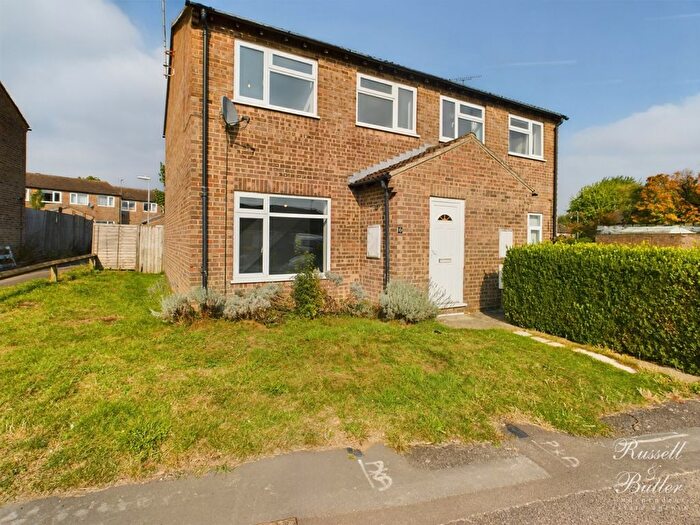 3 Bedroom Semi-Detached House To Rent In Roman Way, Brackley, Northamptonshire, NN13