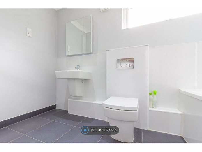 1 Bedroom Flat To Rent In Ferris Road, London, SE22