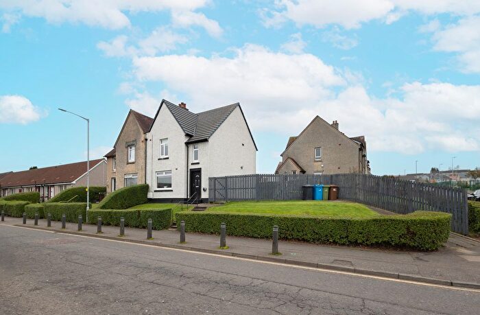 3 Bedroom Semi-Detached House For Sale In Aurs Drive, Barrhead, G78