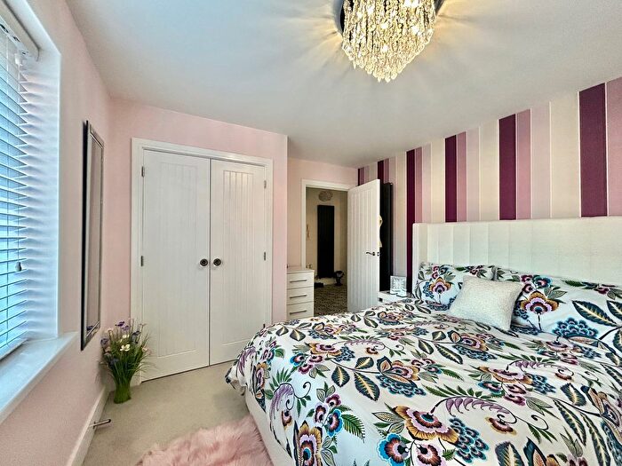 1 Bedroom Flat For Sale In Chapples Close, Norton Fitzwarren, Taunton, TA2