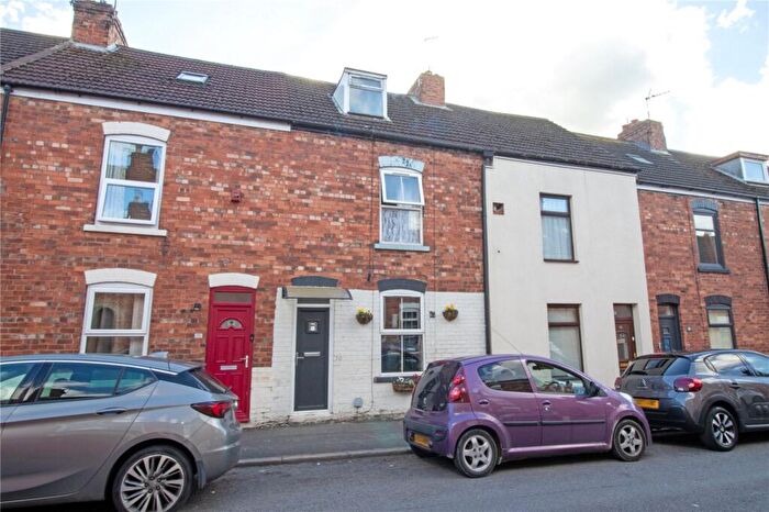 4 Bedroom Terraced House For Sale In Tower Street, Gainsborough, Lincolnshire, DN21