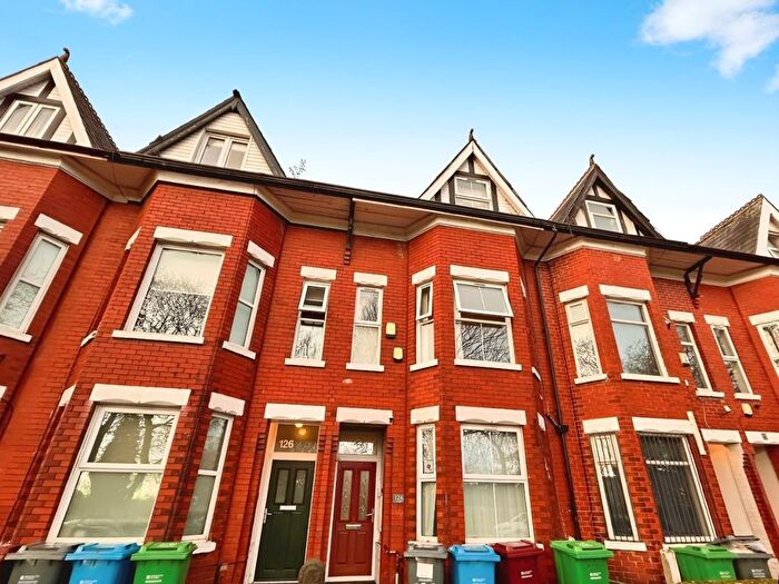 3 Bedroom Flat To Rent In Platt Lane, Fallowfield, Manchester, M14