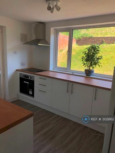 2 Bedroom Flat To Rent In Brendon Avenue, Luton, LU2