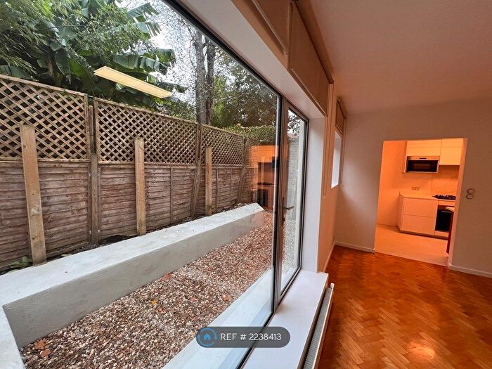 2 Bedroom Flat To Rent In Shacklewell Road, London, N16