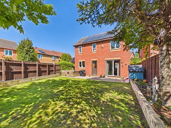 3 Bedroom Detached House For Sale In Houghton Avenue, Park Farm, Peterborough, PE2