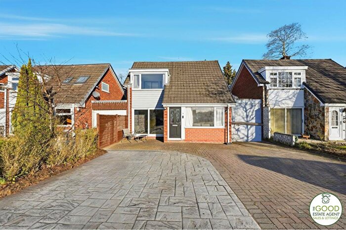 4 Bedroom Link Detached House For Sale In Thornton Drive, Handforth, SK9