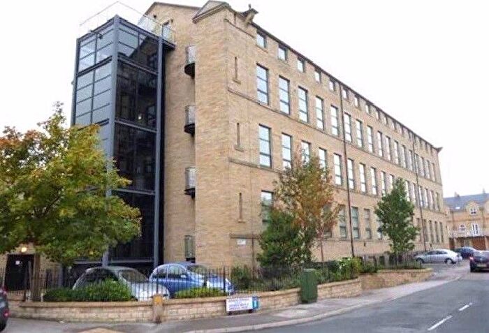 2 Bedroom Apartment To Rent In Cavendish Court, Drighlington, BD11