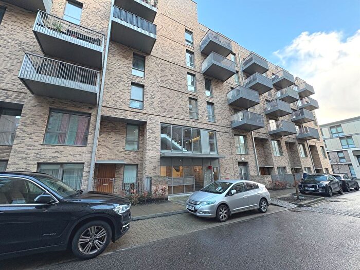 2 Bedroom Flat For Sale In Mast Street, Barking, IG11