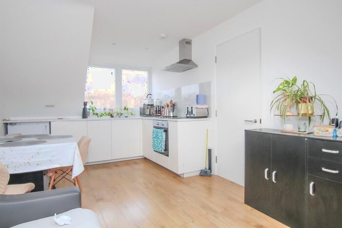 1 Bedroom Flat To Rent In Victoria Road, Hendon, NW4