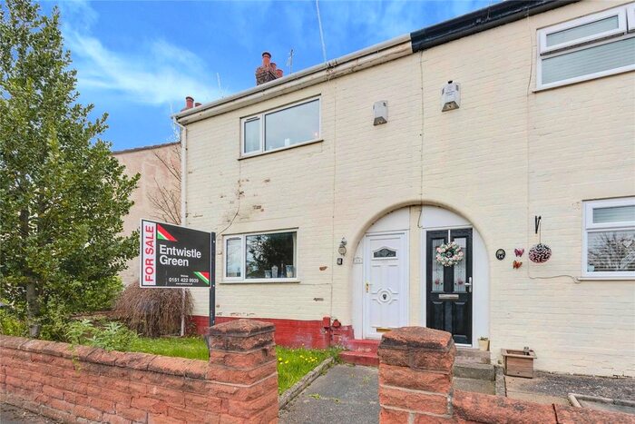 3 Bedroom End Of Terrace House For Sale In Allen Road, Weston Point, Runcorn, Cheshire, WA7