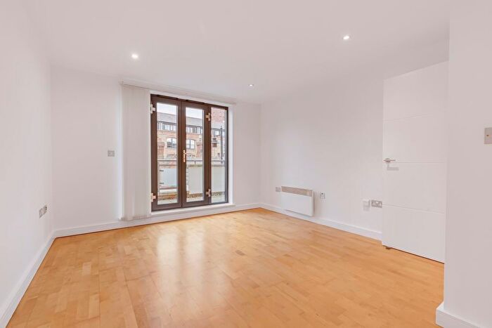 1 Bedroom Flat For Sale In The Bow Connection, Bow, E3