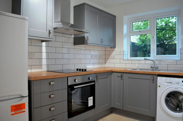 1 Bedroom Flat To Rent In College Lane, Littlemore, Oxford, OX4