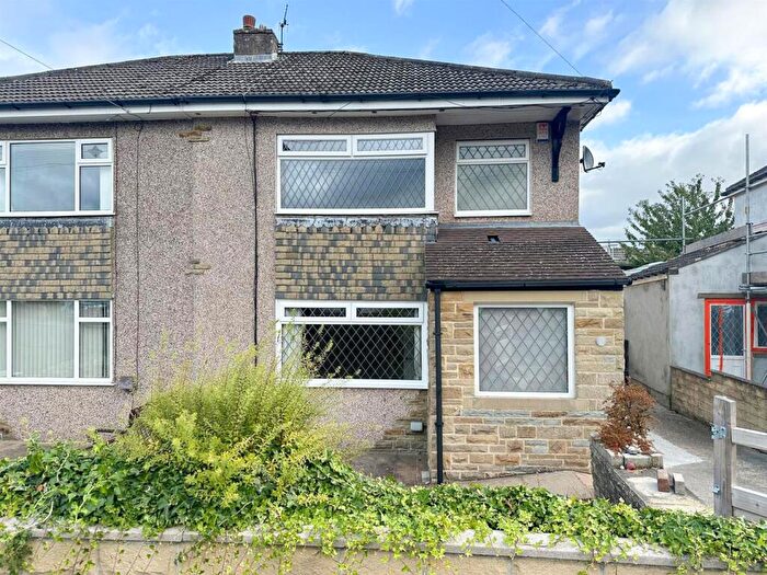 3 Bedroom Semi-Detached House For Sale In Ash Grove, Sutton-In-Craven, BD20