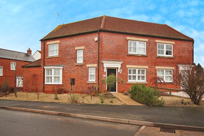 3 Bedroom End Of Terrace House For Sale In Addison Drive, Stratford-Upon-Avon, Warwickshire, CV37