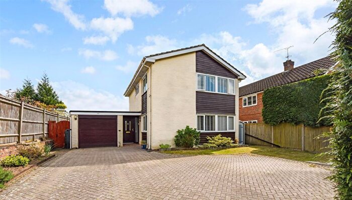 4 Bedroom Detached House For Sale In Haslemere Road, Liphook, GU30