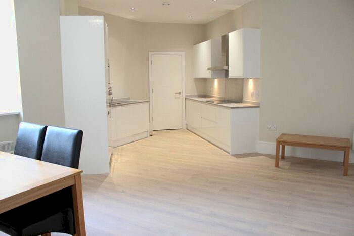 2 Bedroom Flat To Rent In Furness Quay, Salford, M50