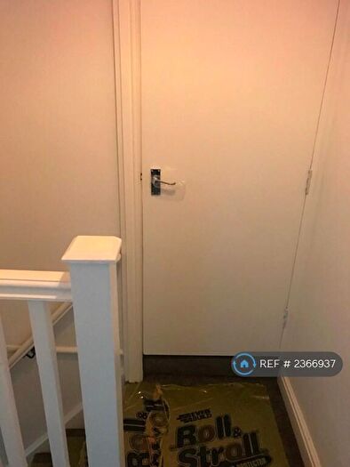 1 Bedroom Flat To Rent In Manchester Road, Huddersfield, HD4