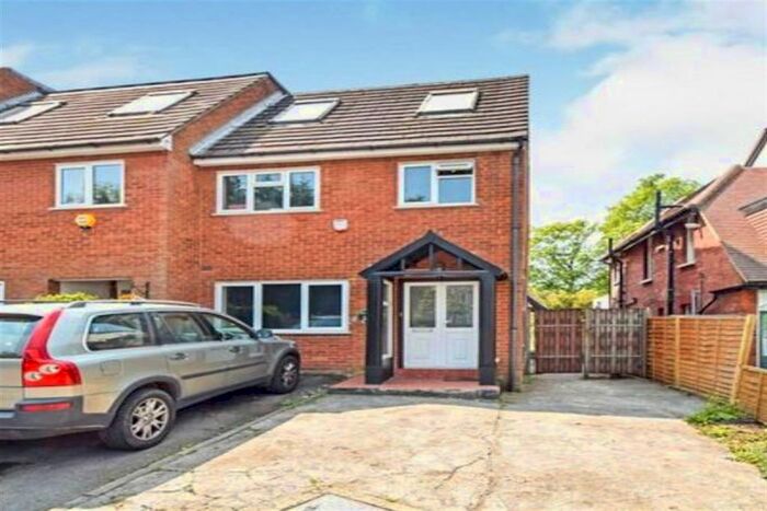 6 Bedroom End Of Terrace House To Rent In Priory Close, Finchley Central, N3