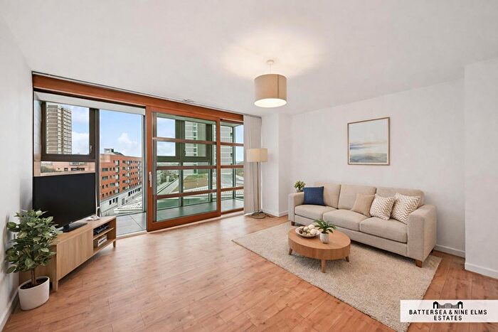 2 Bedroom Flat For Sale In Lombard Road, London, SW11