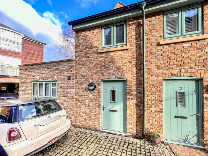 1 Bedroom Mews House To Rent In Priory Street, Hertford, SG14