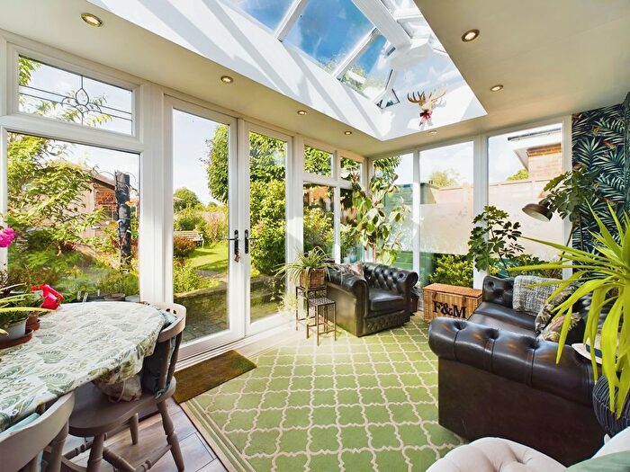 3 Bedroom Semi-Detached House For Sale In Horsham Road, Handcross, Haywards Heath, RH17