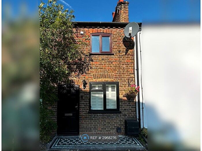 2 Bedroom Terraced House To Rent In Maidenhead Road, Windsor, SL4