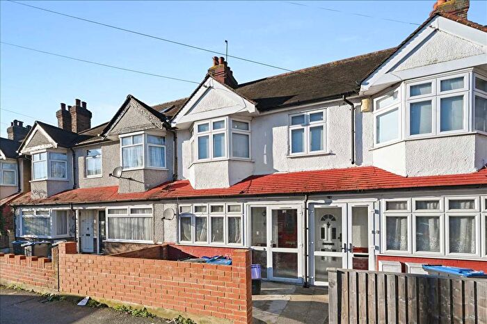 3 Bedroom Maisonette To Rent In Rialto Road, Mitcham, Mitcham, CR4