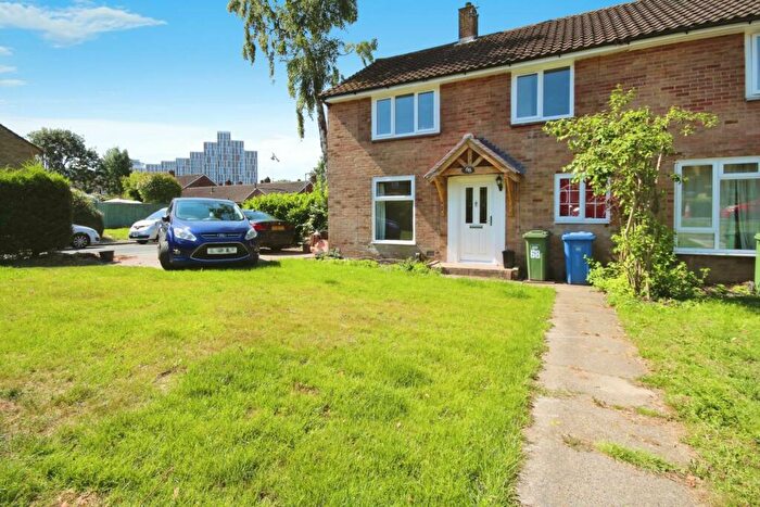 3 Bedroom Semi-Detached House To Rent In Horsneile Lane, Bracknell, RG42