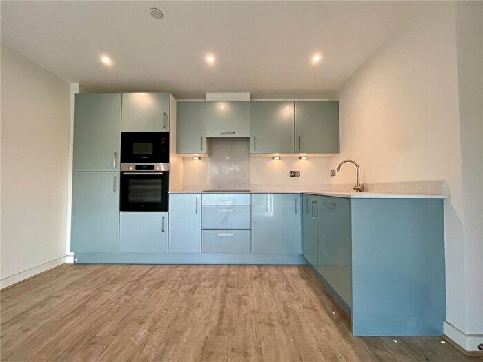 Apartment To Rent In Madeira Road, Bournemouth, Dorset, BH1