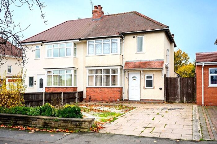 3 Bedroom Semi Detached House For Sale In Oxbarn Avenue, Bradmore, Wolverhampton, West Midlands, WV3