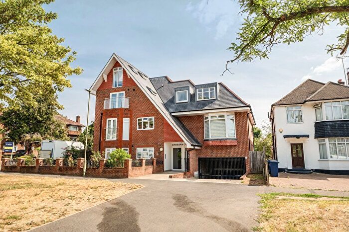 3 Bedroom Flat For Sale In Crossan Court, Stonegrove, Edgware, Middlesex, HA8