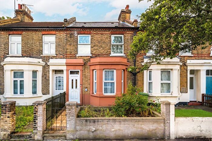 3 Bedroom Terraced House For Sale In Eglinton Road, Woolwich, SE18