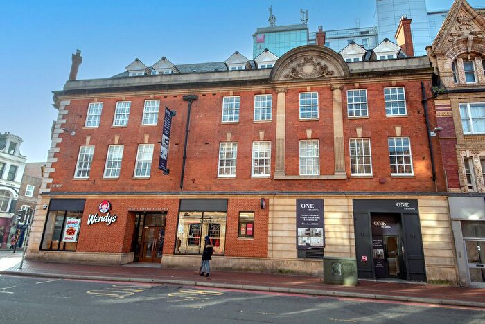 2 Bedroom Flat For Sale In Station Road, Reading, RG1
