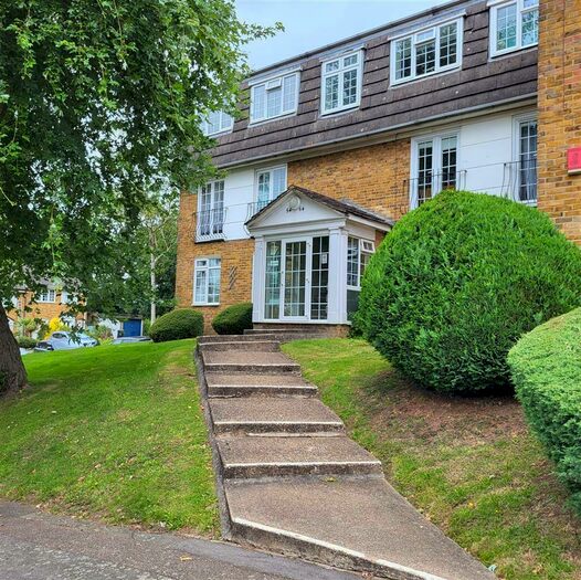 2 Bedroom Apartment To Rent In Crofton Way, Enfield, EN2