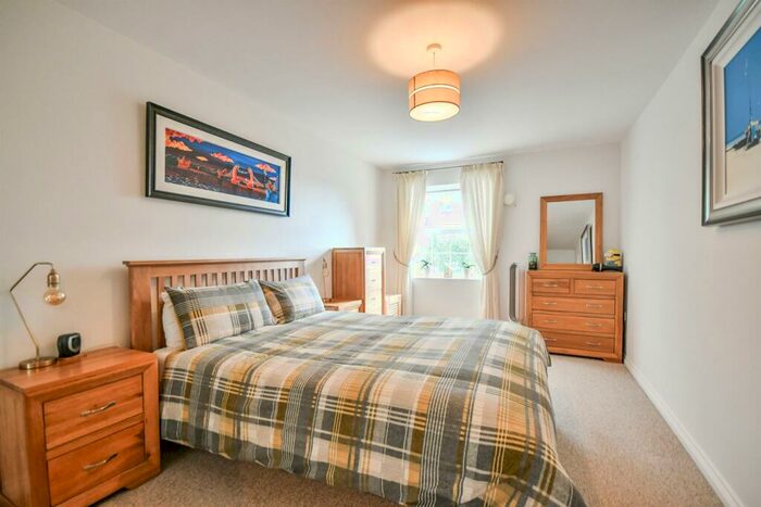 3 Bedroom Flat To Rent In St. Austell Way, Swindon, SN2