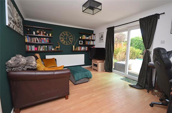 4 Bedroom Detached House For Sale In Old Cross Tree Way, Ash Green, GU12