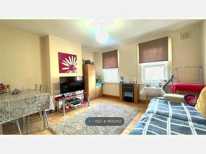 1 Bedroom Flat To Rent In Top Floor, Reading, RG30