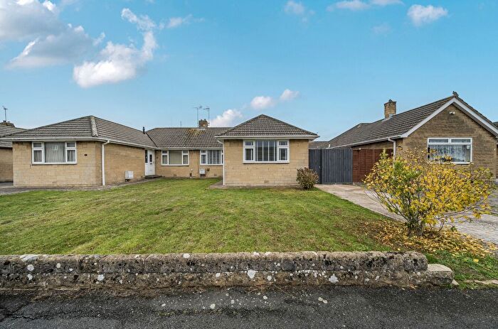 3 Bedroom Bungalow For Sale In Blakeney Avenue, Nythe, Swindon, SN3