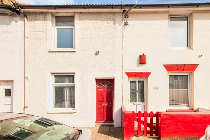 2 Bedroom Terraced House To Rent In Thorold Road, Chatham, Kent, ME5