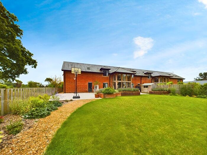 5 Bedroom Barn Conversion For Sale In Burnetts Lane, West End, Southampton, SO30