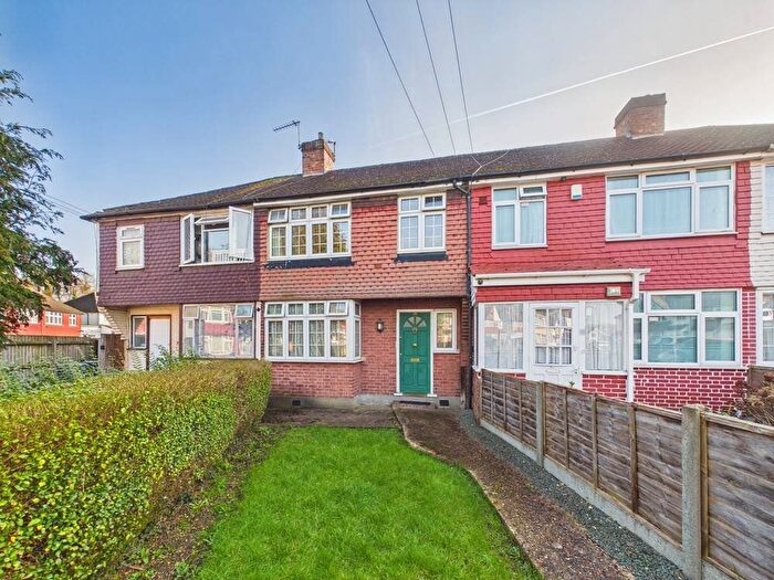 3 Bedroom Terraced House For Sale In Byward Avenue, Feltham, Middlesex, TW14