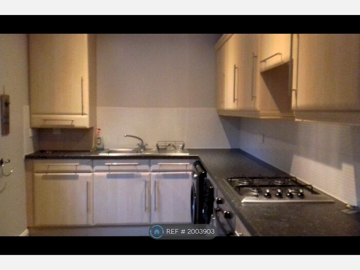 2 Bedroom Flat To Rent In Hall Balk Lane, Barnsley, S75