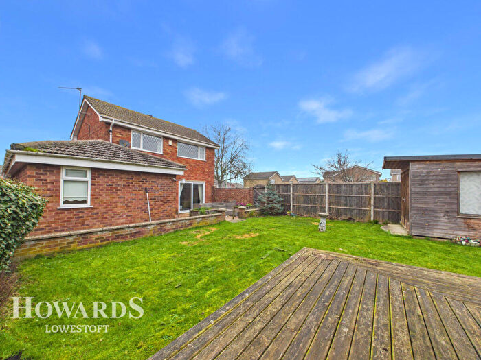 4 Bedroom Detached House For Sale In Conrad Road, South Oulton Broad, NR33