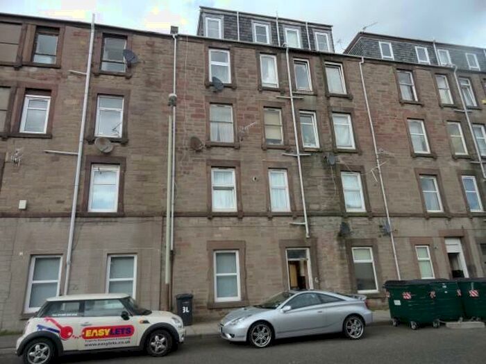 2 Bedroom Flat To Rent In Attic Flat, Tannadice Street, DD3