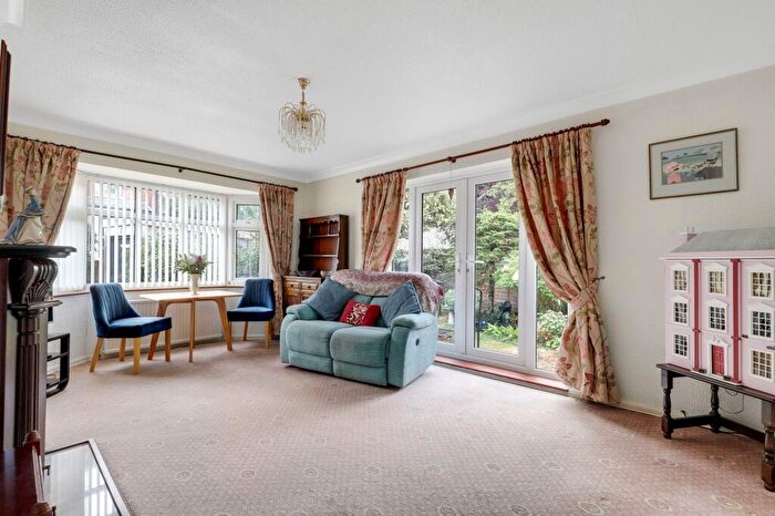2 Bedroom Detached Bungalow For Sale In Station Avenue, Gedling, NG4