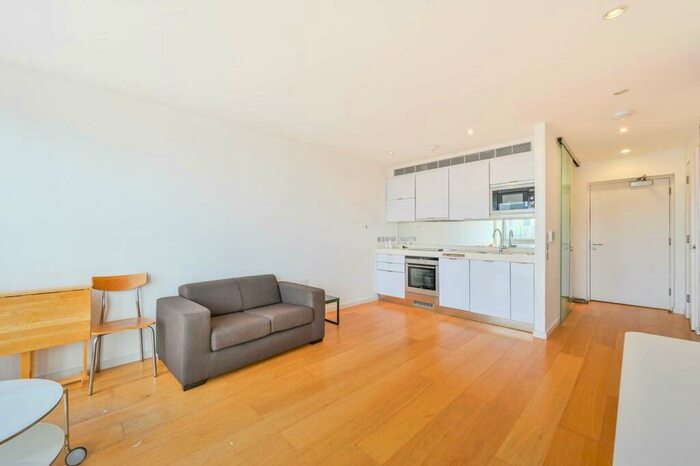 Studio To Rent In Ontario Tower, Canary Wharf, London, E14