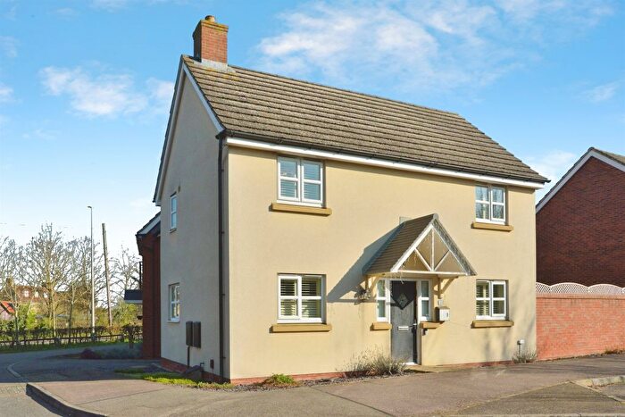 4 Bedroom Link Detached House For Sale In Empress Matilda Gardens, Old Wolverton, Milton Keynes, MK12