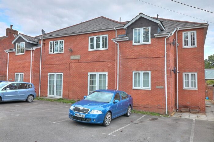 2 Bedroom Flat To Rent In Grayton Court, Hursley Road, Chandlers Ford, SO53